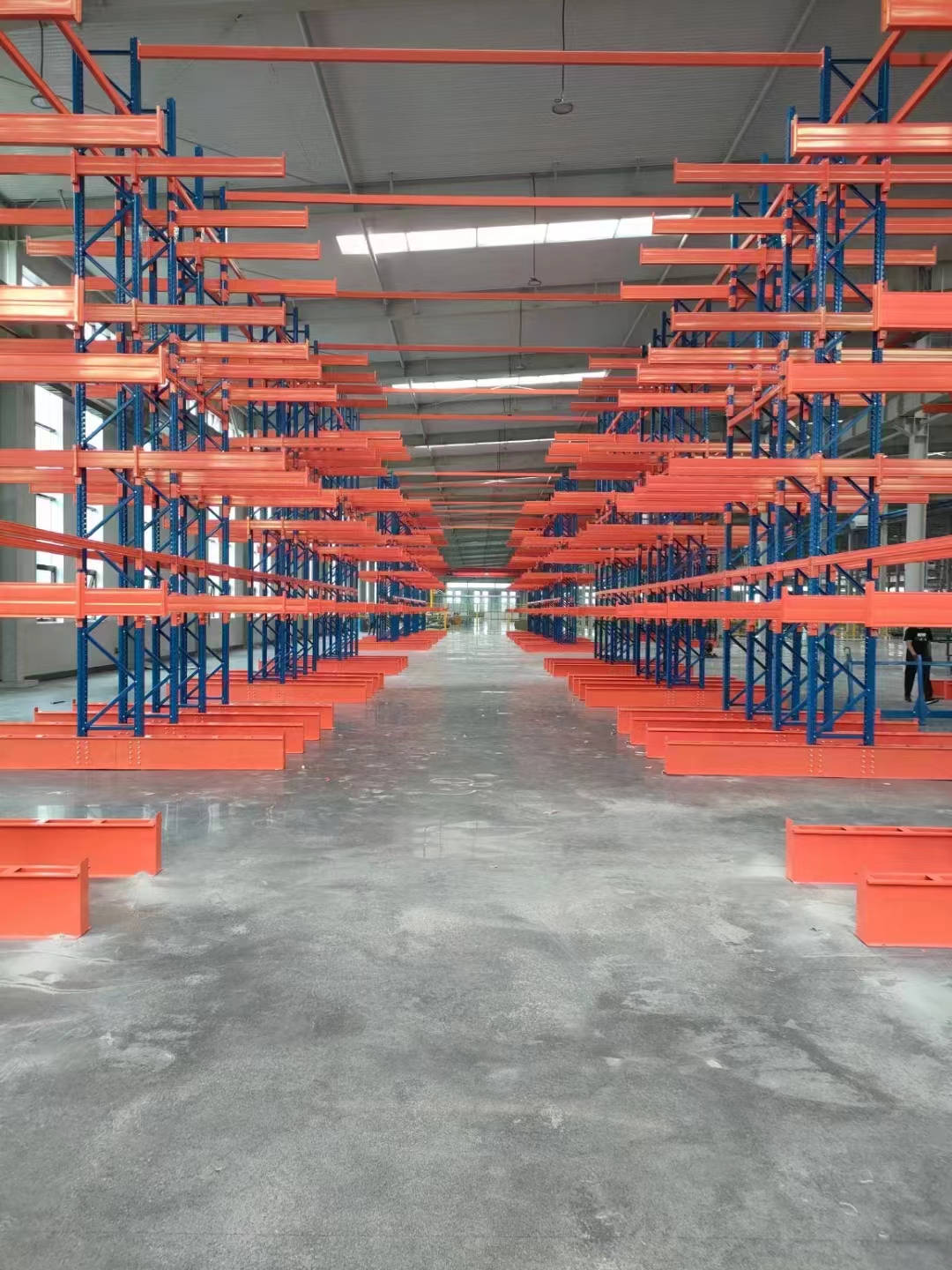 沈陽(yáng)客戶-懸臂貨架安裝完畢